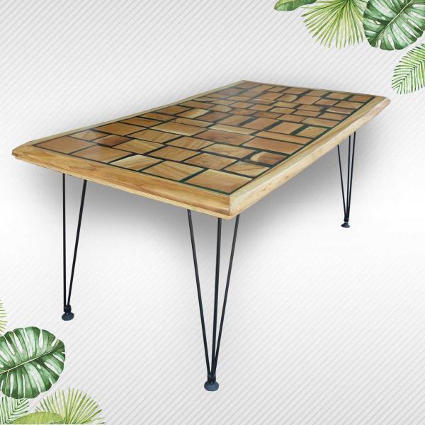Декоративный деревянный стол из натуральной древесины